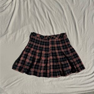 Plaid Pleated A-Line Skirt - Black and Red